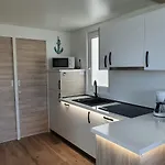 Floating House Sena Botel