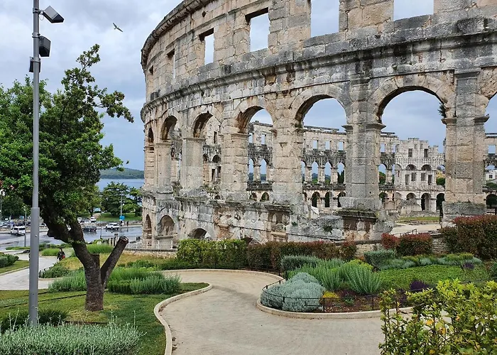 Floating House Sena 풀라