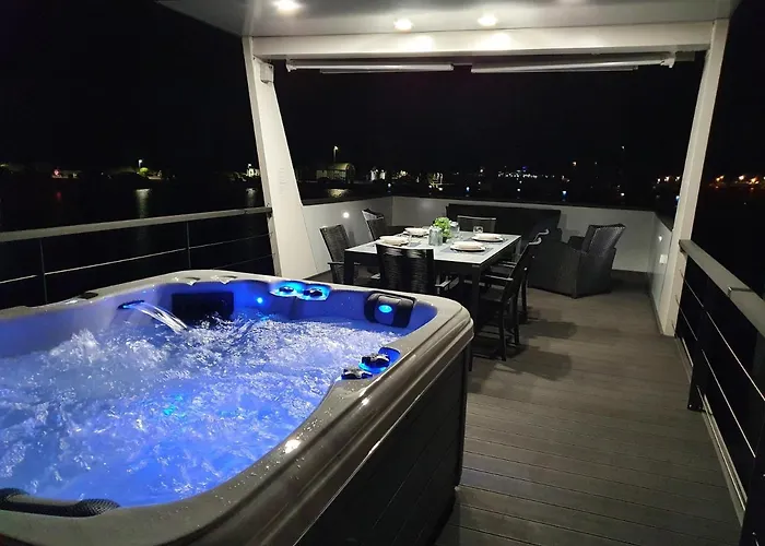 보트호텔 Floating House Sena 풀라