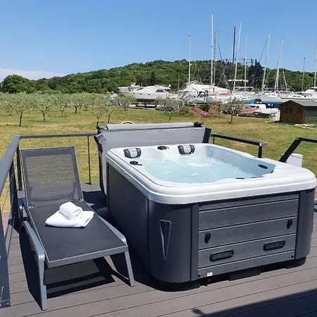 Floating House Sena